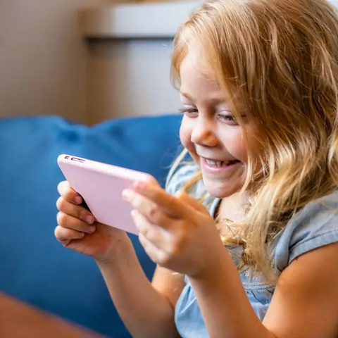 Дети в Интернете: Как обеспечить безопасность в мире онлайн-коммуникаций?