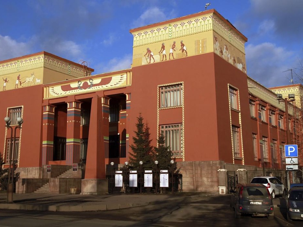 Загадка краеведческого музея Красноярска: кто его создал и почему такой стиль?