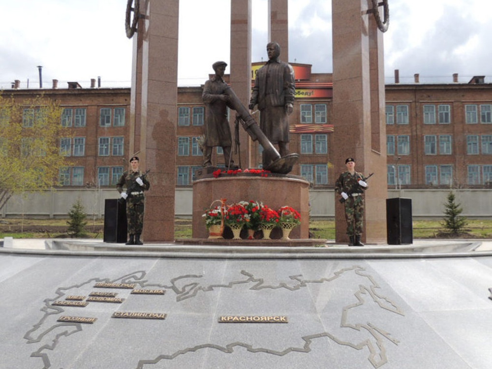В Ленинском районе восстанавливают старый памятник