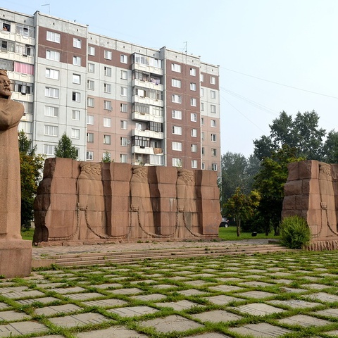 Путь декабристов и первый памятник Ленину