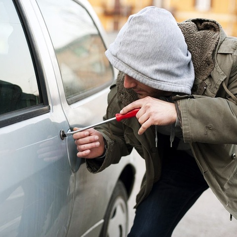 Новый закон обеспечивает возмещение ущерба автовладельцам за угон и повреждение машин