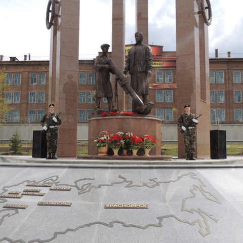 В Ленинском районе восстанавливают старый памятник